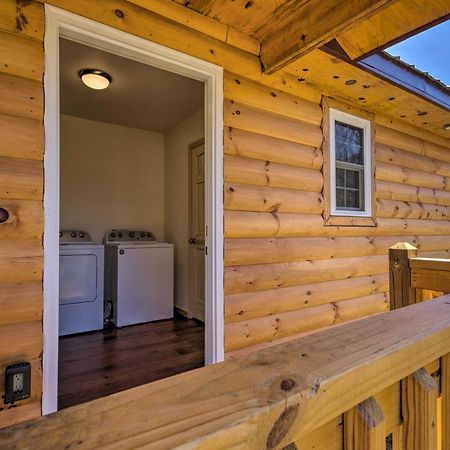 Bears Den Cabin With Porch About 5 Mi To Bryson City! エクステリア 写真